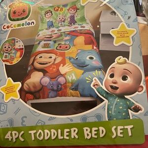 Toddler bed set